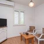 31cfb861-cf42-444b-8a9e-c83c85731842