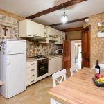 44033087-27e6-473c-8aef-22bafb1aa0da