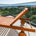 4daca075-405f-40f8-8d89-655fa650e869